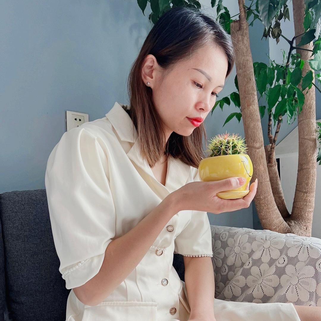 布衣小艾姐
