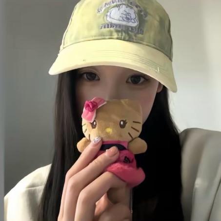( ´◔ ‸◔')L