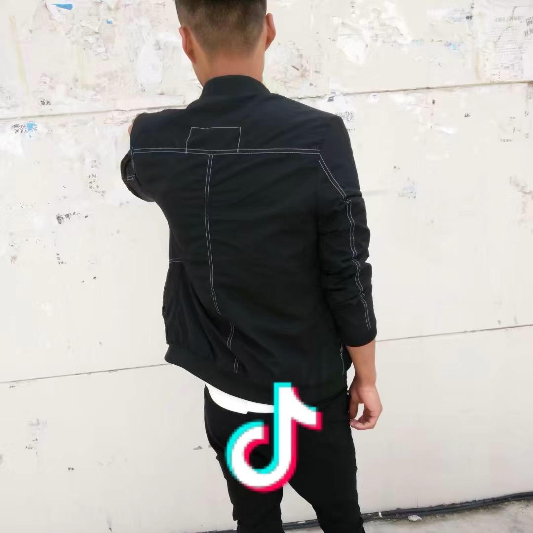 青年，