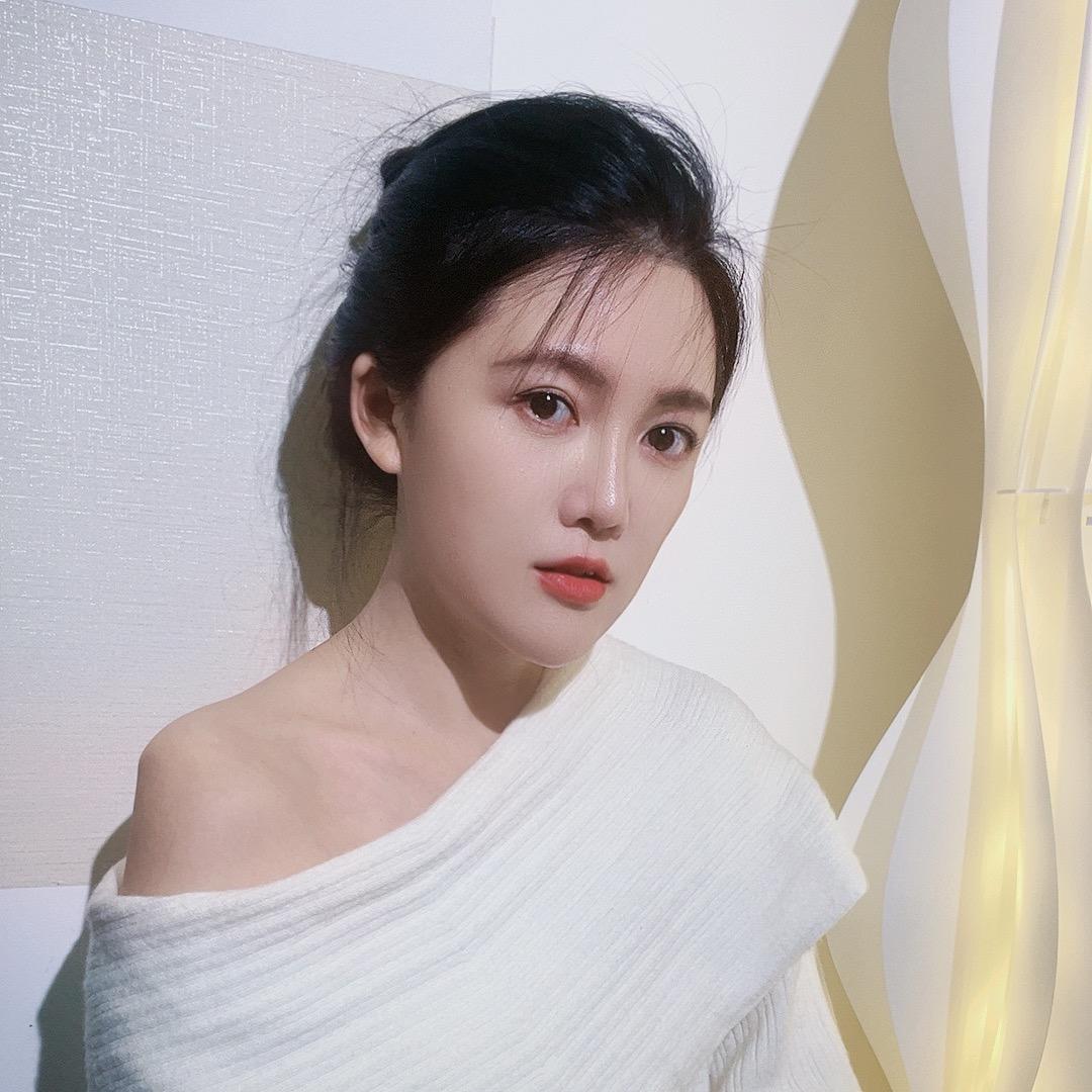 周熙悦 （酒吧老板娘版本）