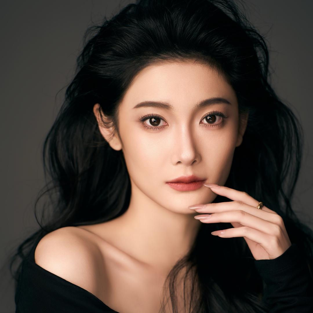 沈玥妡.