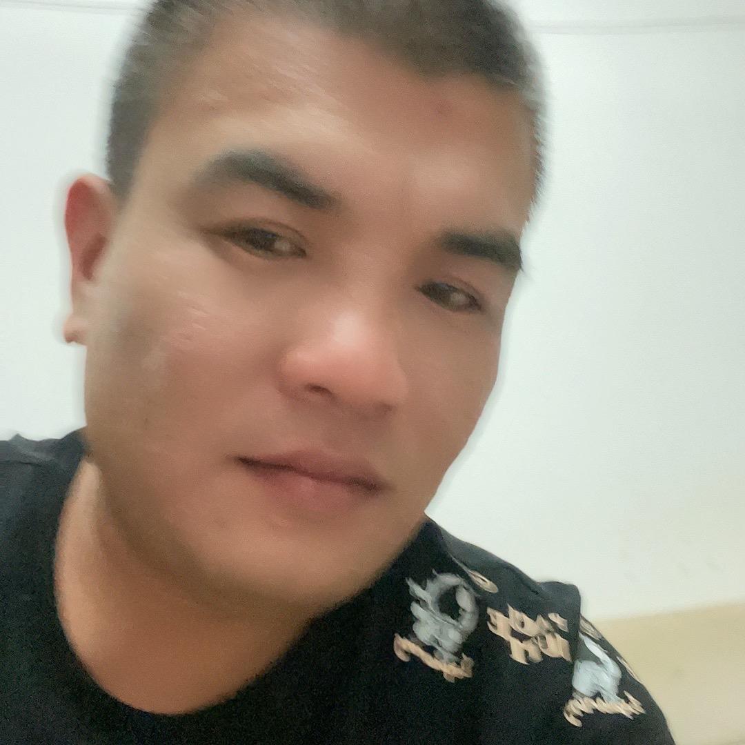 石头（潼南随车吊出租）