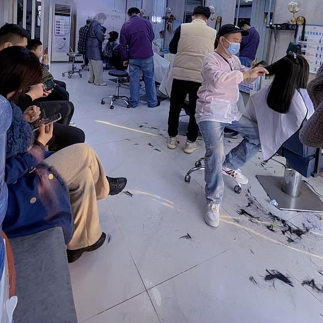 标榜美发