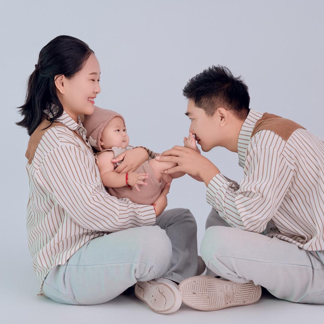👨‍👩‍👧