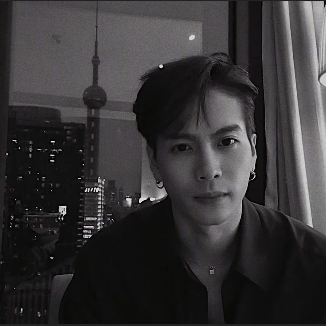 WANG^.