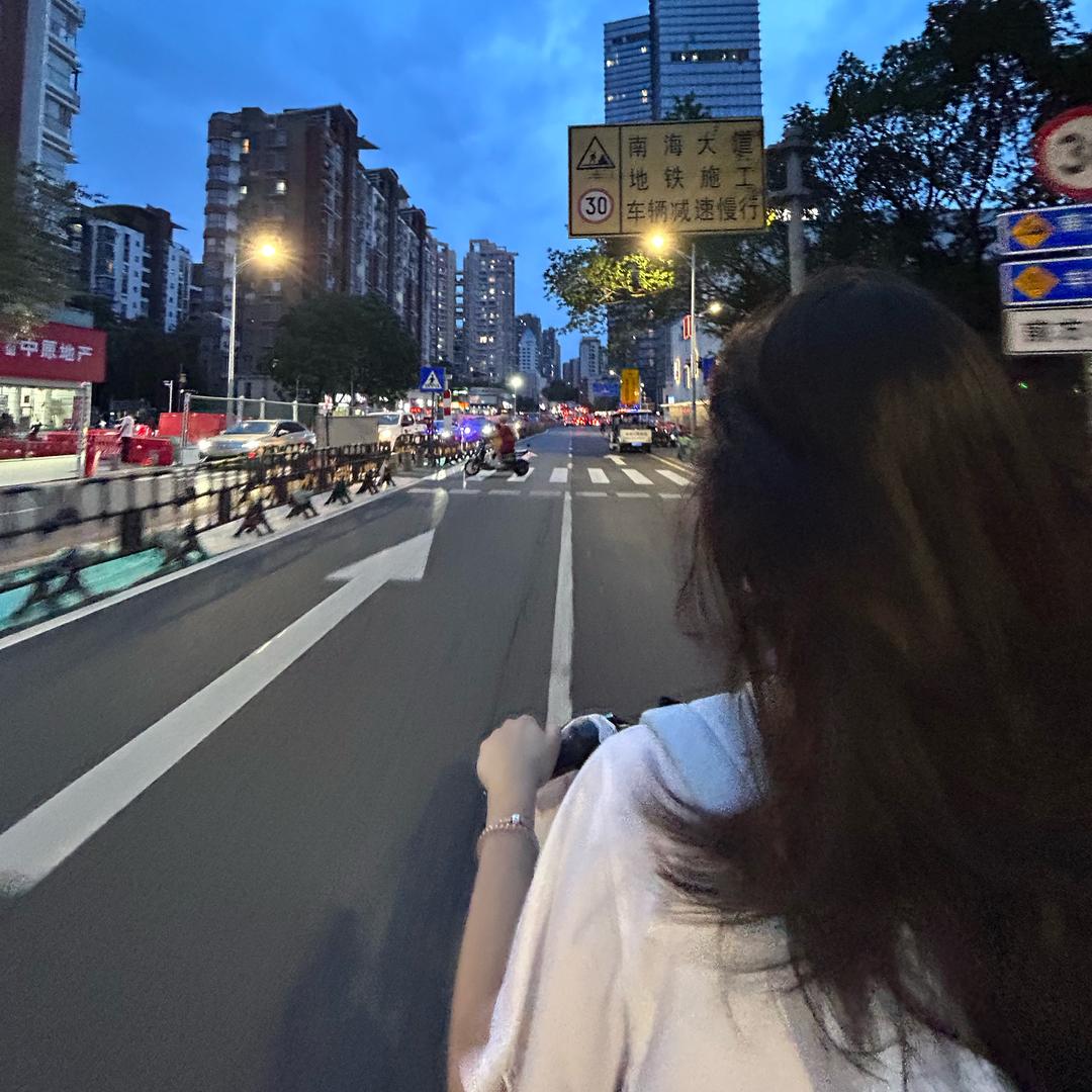 哈里乐乐鸭子