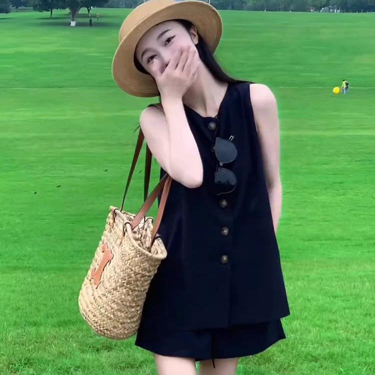 小院实体女装