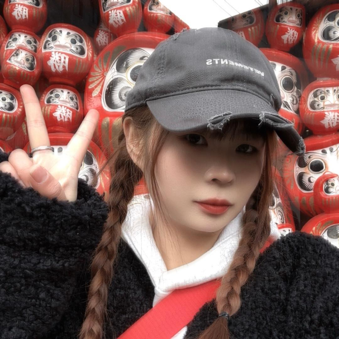 吕大美。