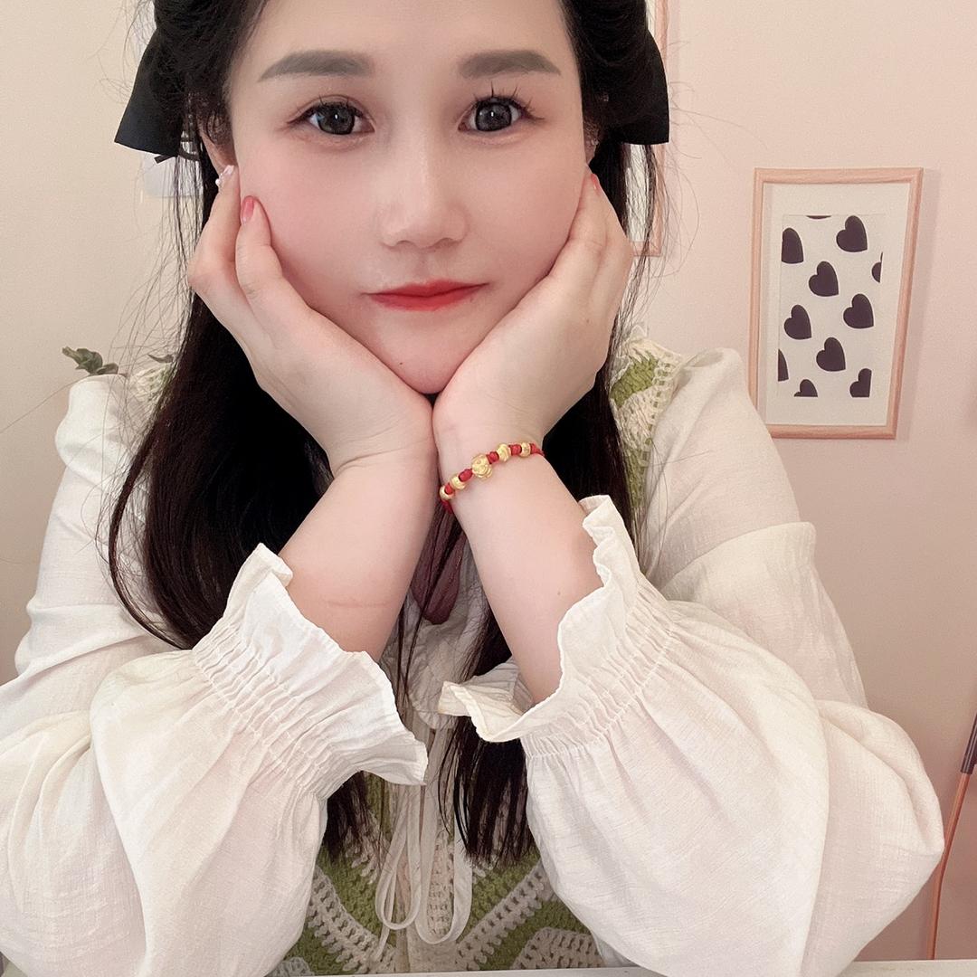 依依超爱吃