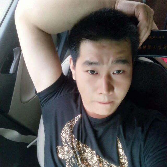一个黑白颠倒的世界。