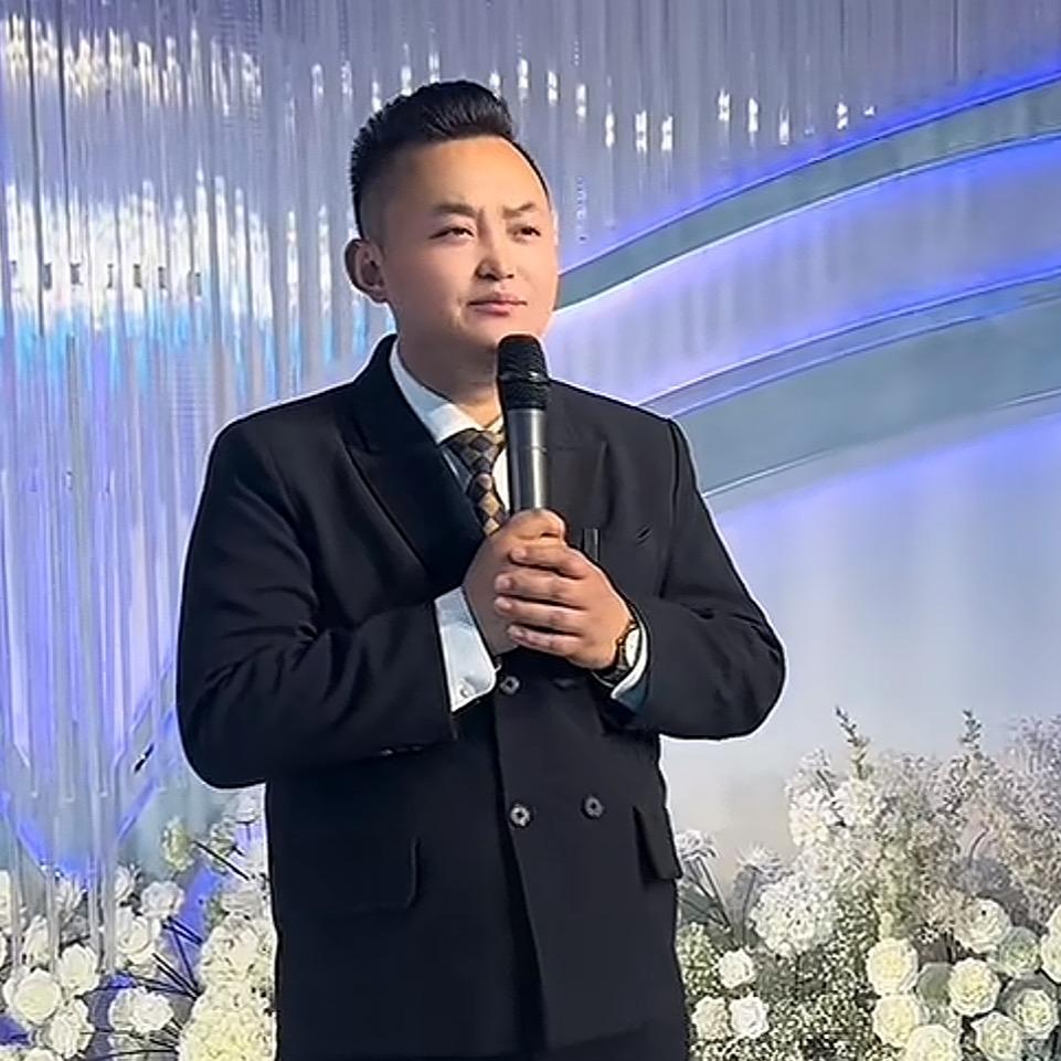 主持人明光