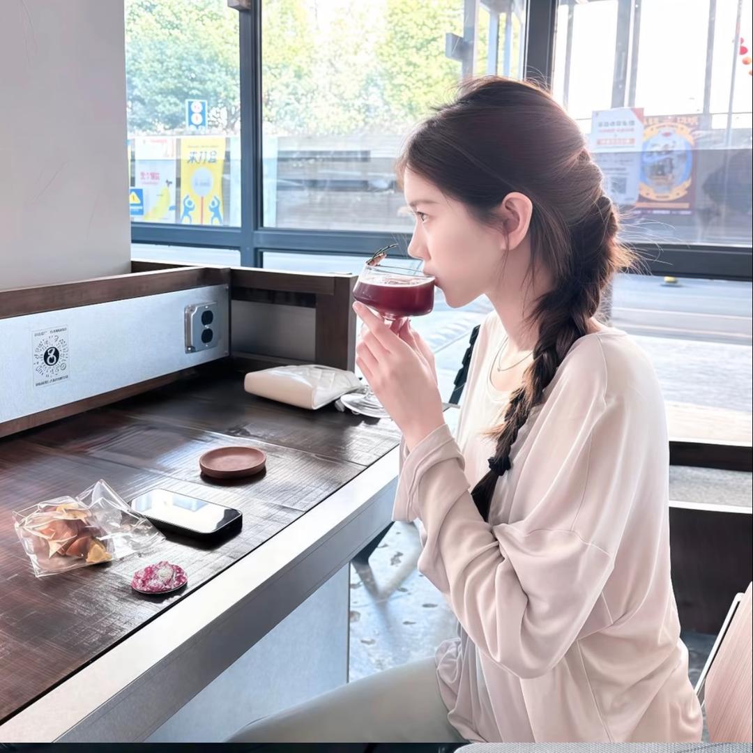 冷面无情的村花头像