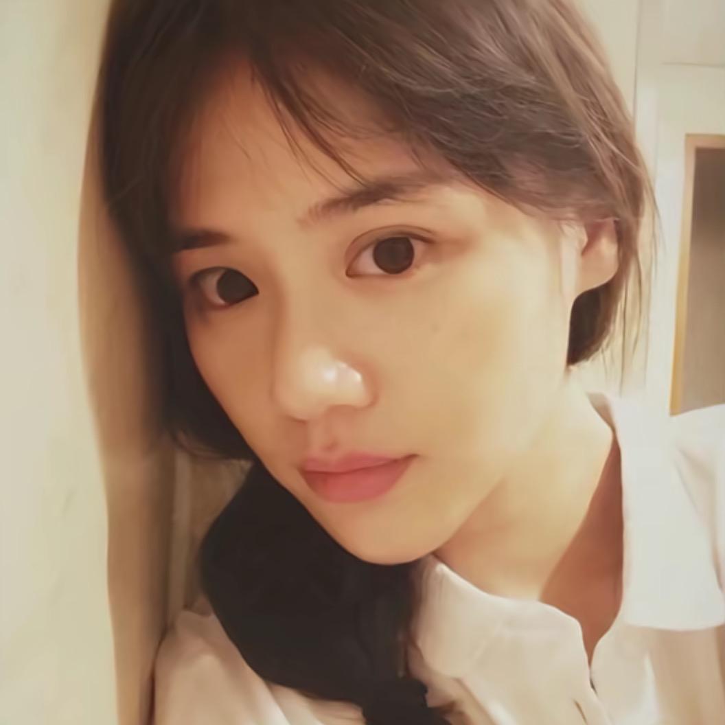 小魚^