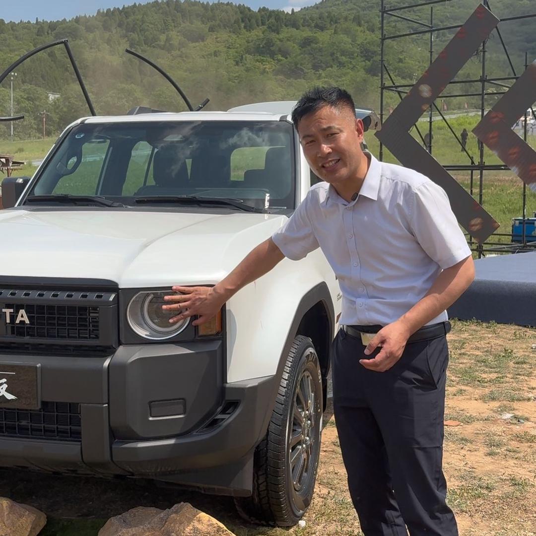 霸道的普拉多—程班长