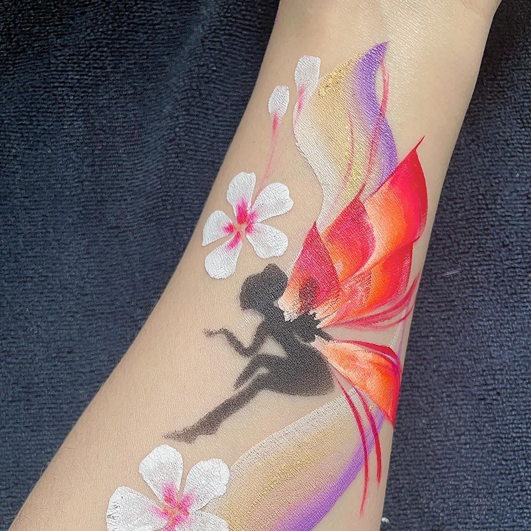 fbutterfly蝶妆-每天1点半直播