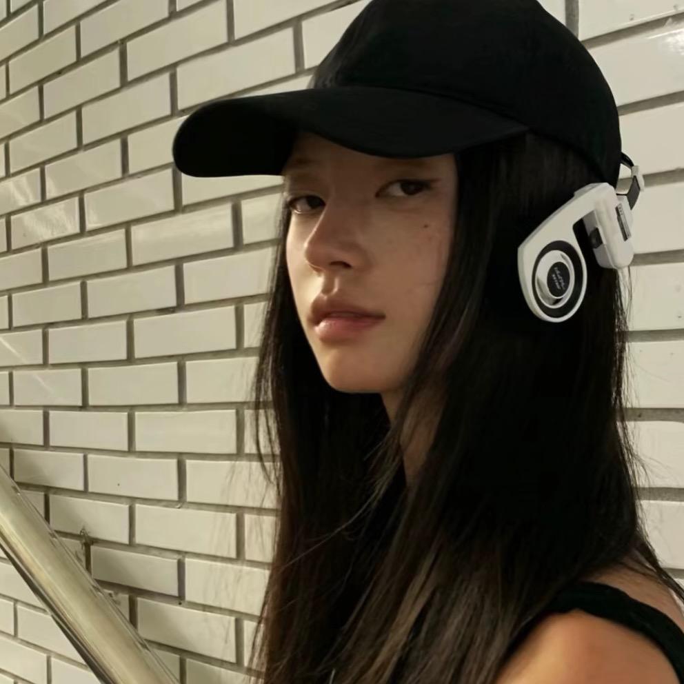 兔饱饱啦⁰̷̴͈ᴥ⁰̷̴͈