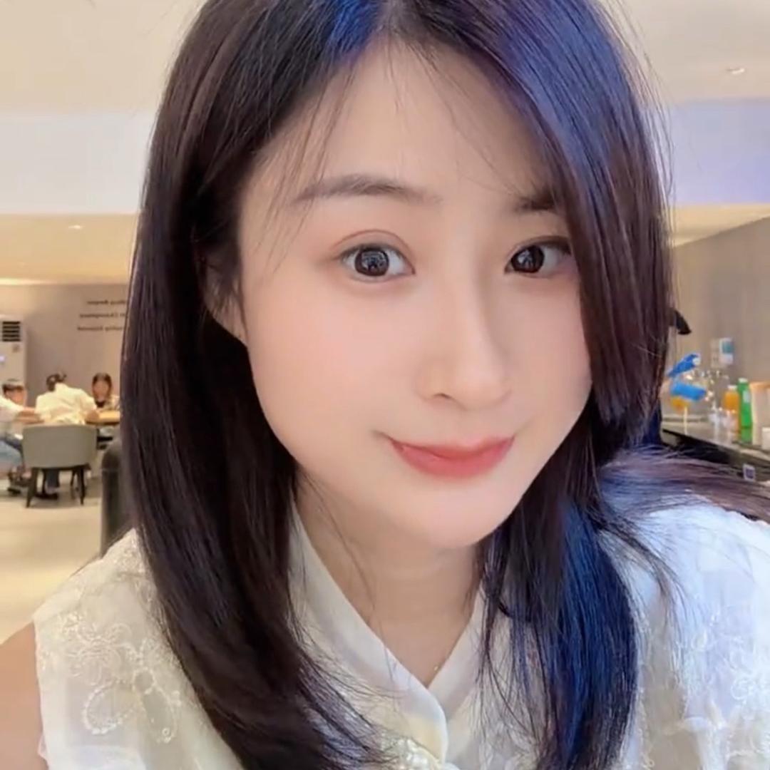 彬Bīń จุ๊บ