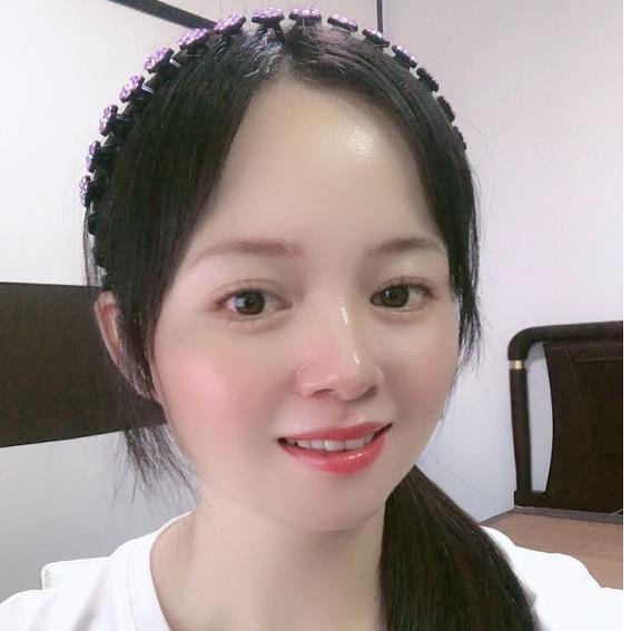 爱笑的丫头