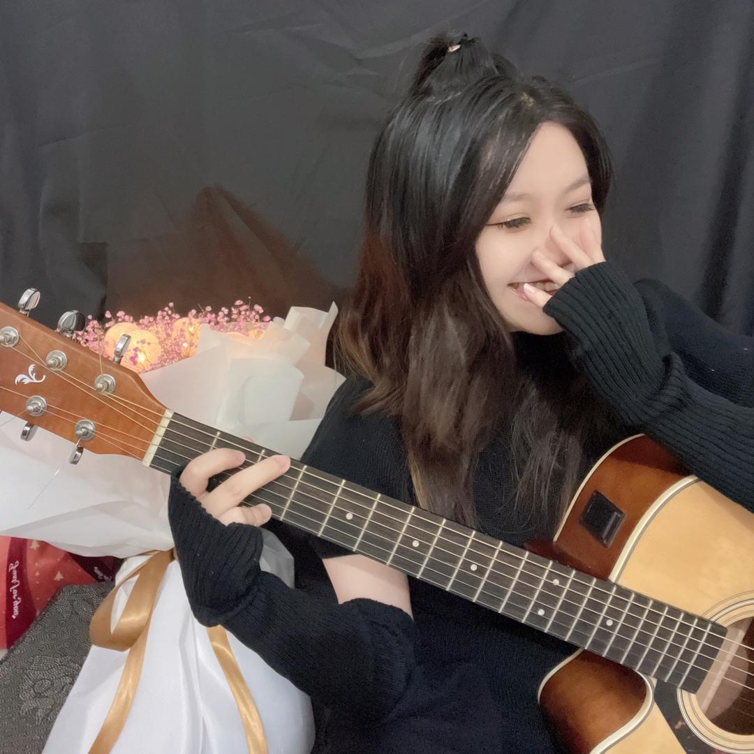 何仟仟
