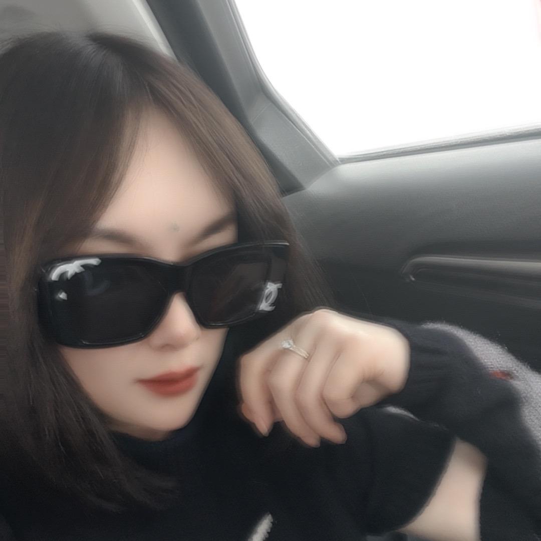 @Z.