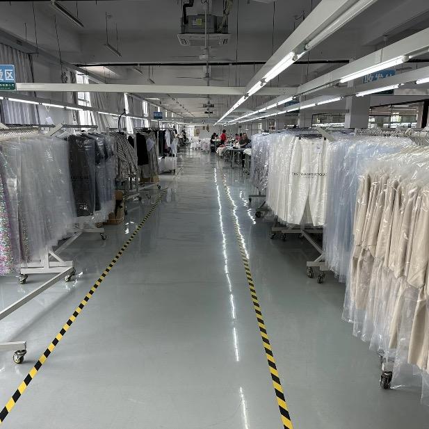 壹禾服饰工厂