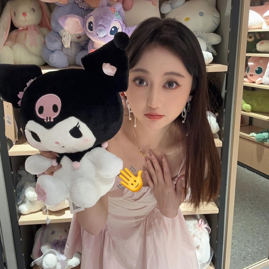 饭团子卖了超多首饰(ૢ˃ꌂ˂⁎)