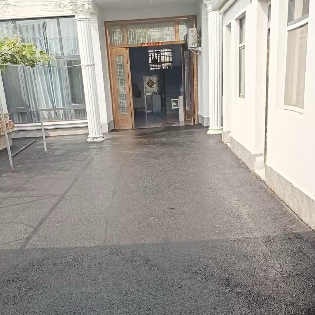 四通发达沥青路