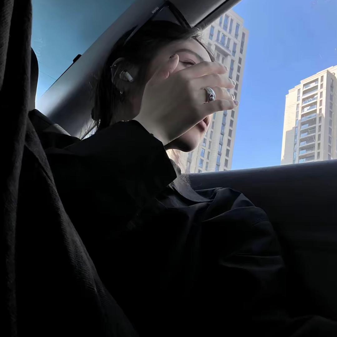 淼淼女装（极简穿搭）