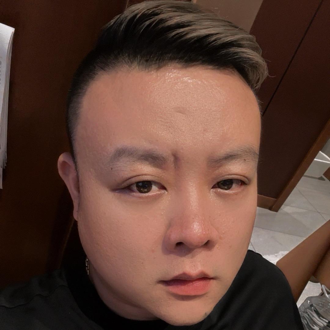 Ｍr . 张