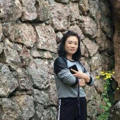 红红何