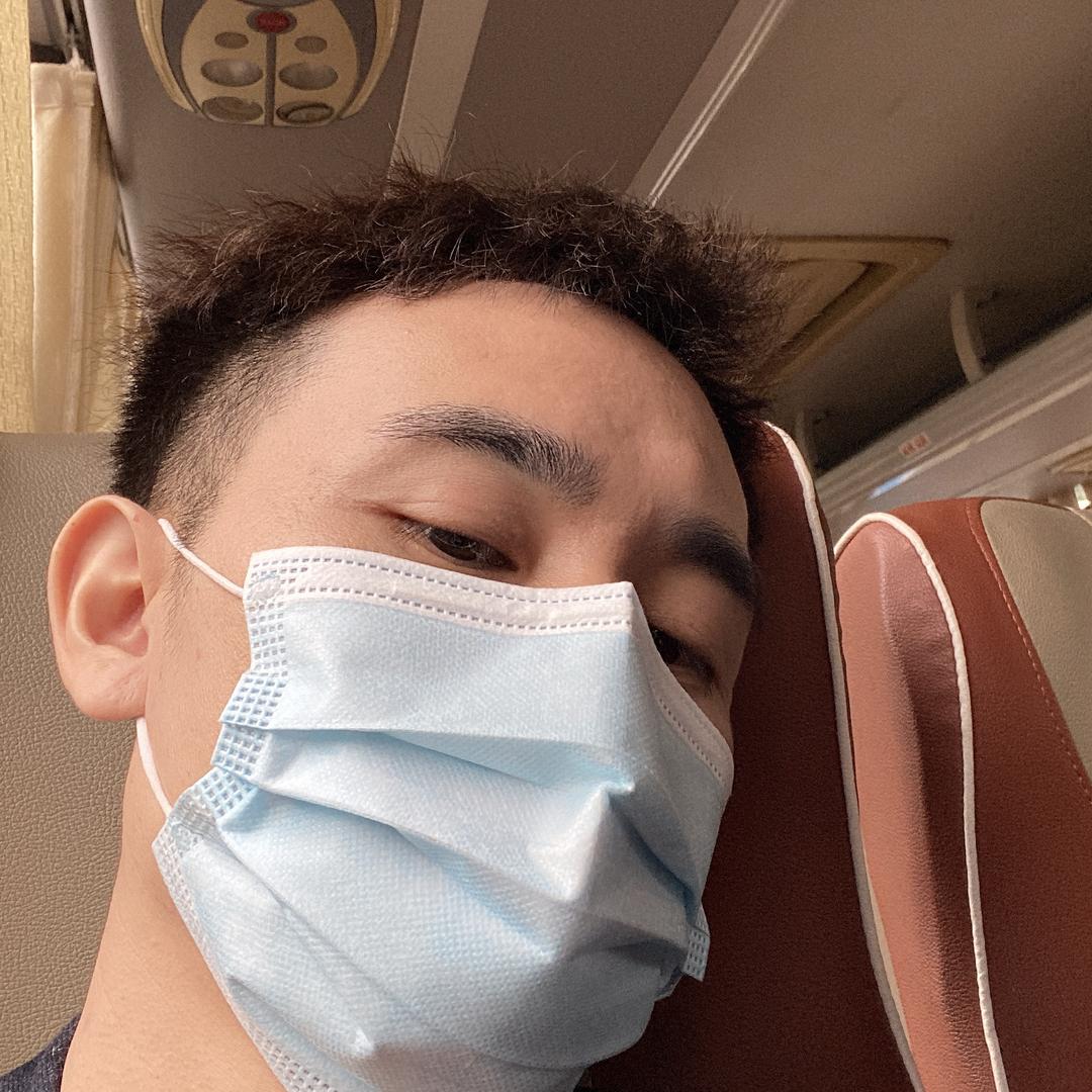 爱吃零食的杨杨