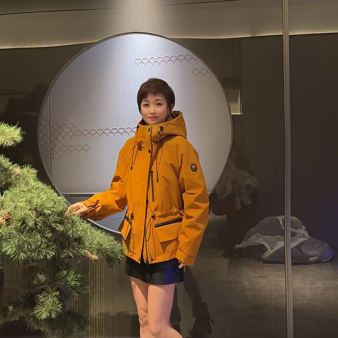 妮子爱穿搭（中午12点开播）