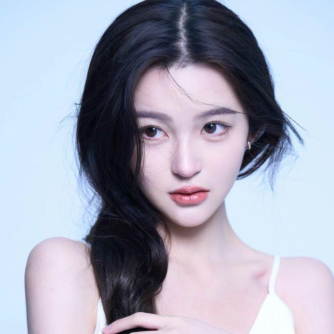 张闹闹