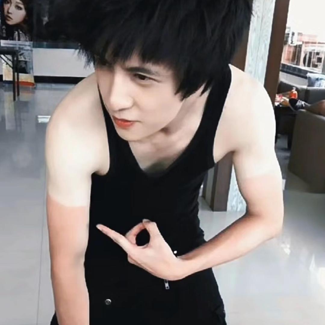 糕冷𝙆𝙞𝙩𝙩𝙮猫.