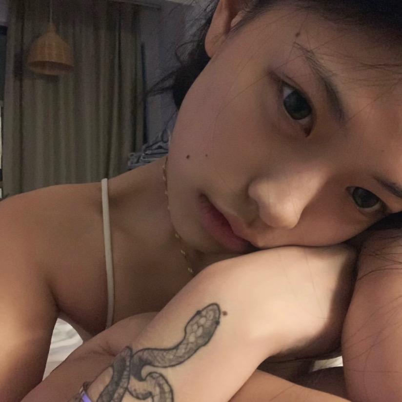 给你讲个故事.