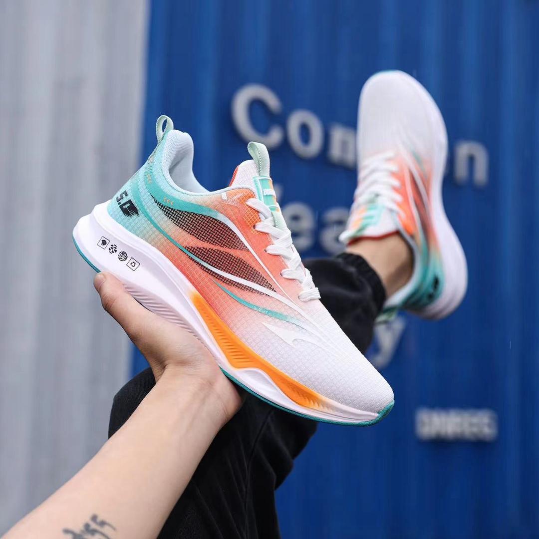 步步高跑鞋供应链