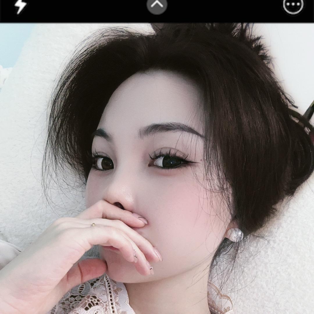 爱吃螺蛳粉的小裙子