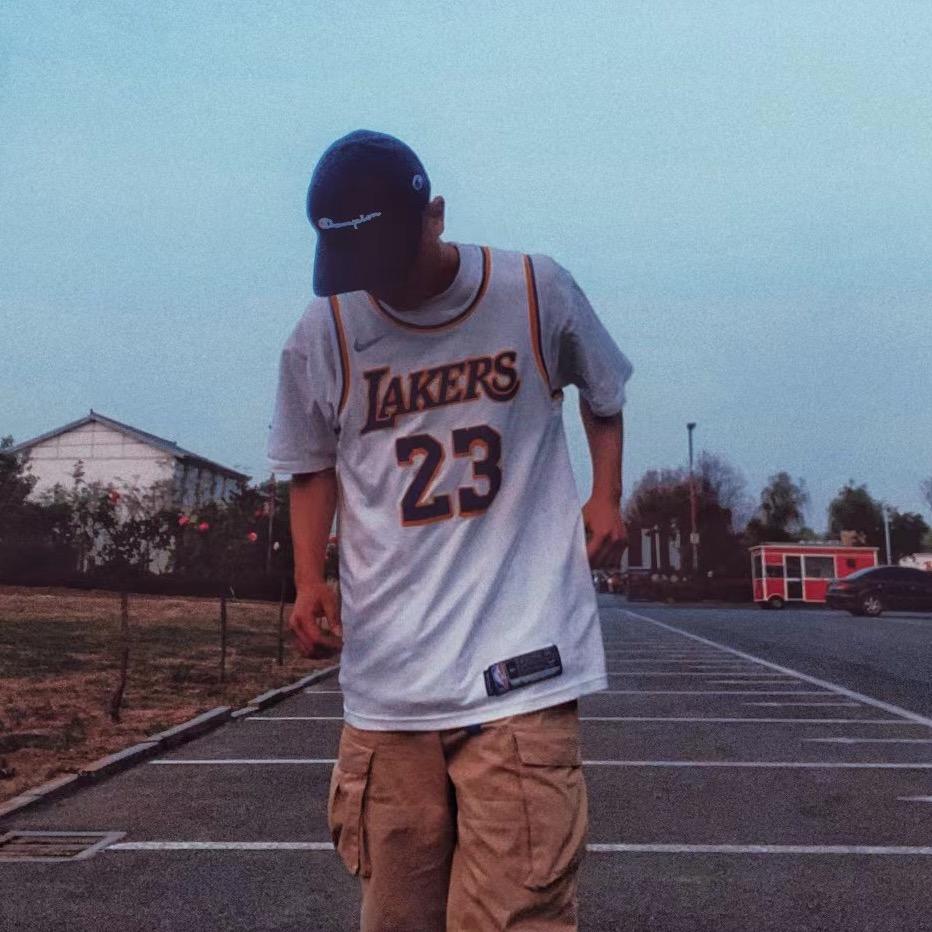 教街舞的浩老师