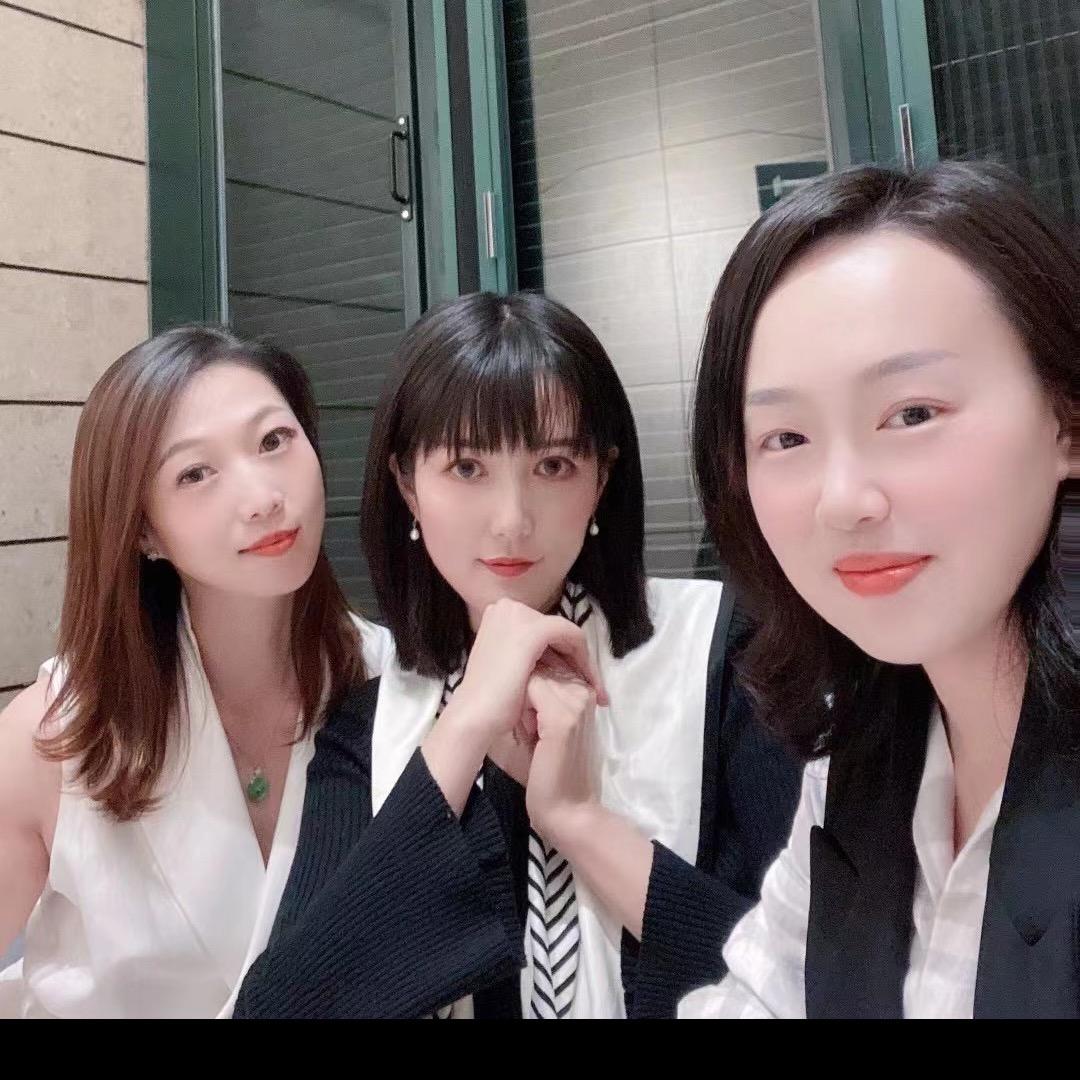 云南三只狗（人类好朋友）