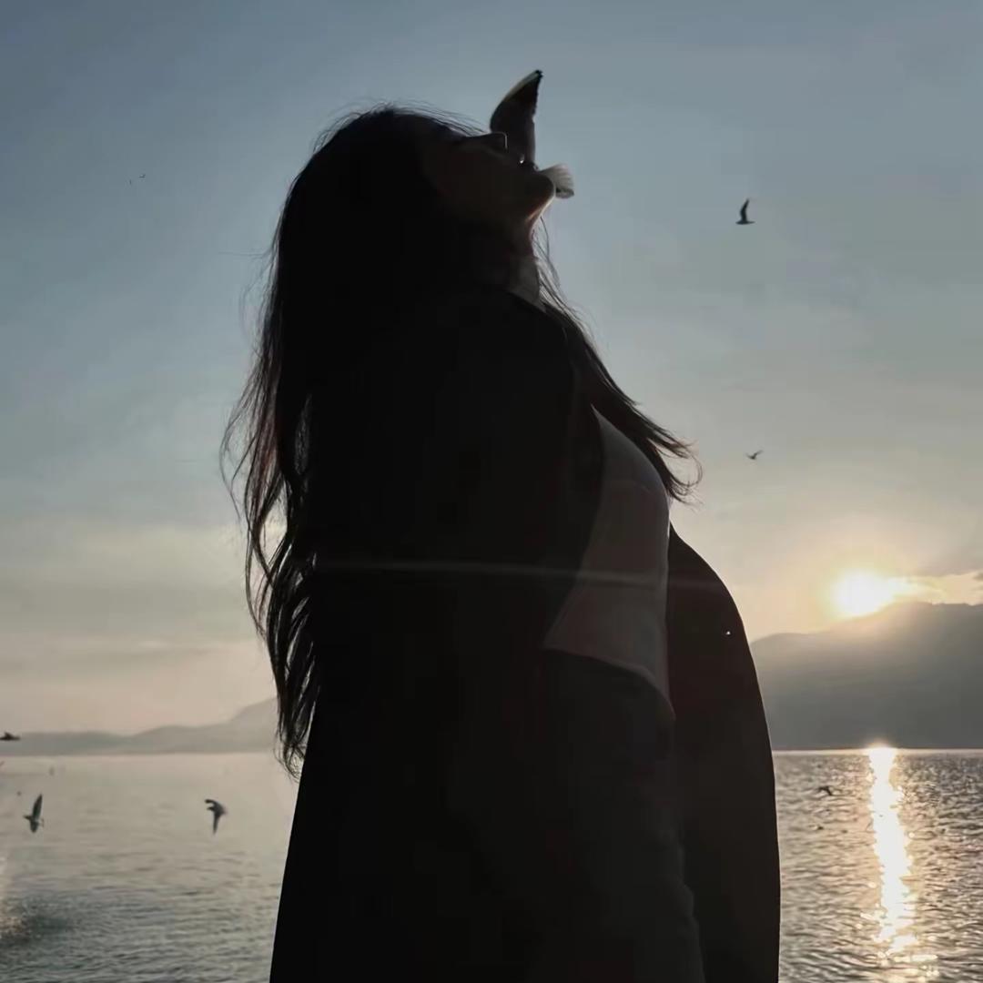 𝙎𝙞𝙡𝙮.小晴天.