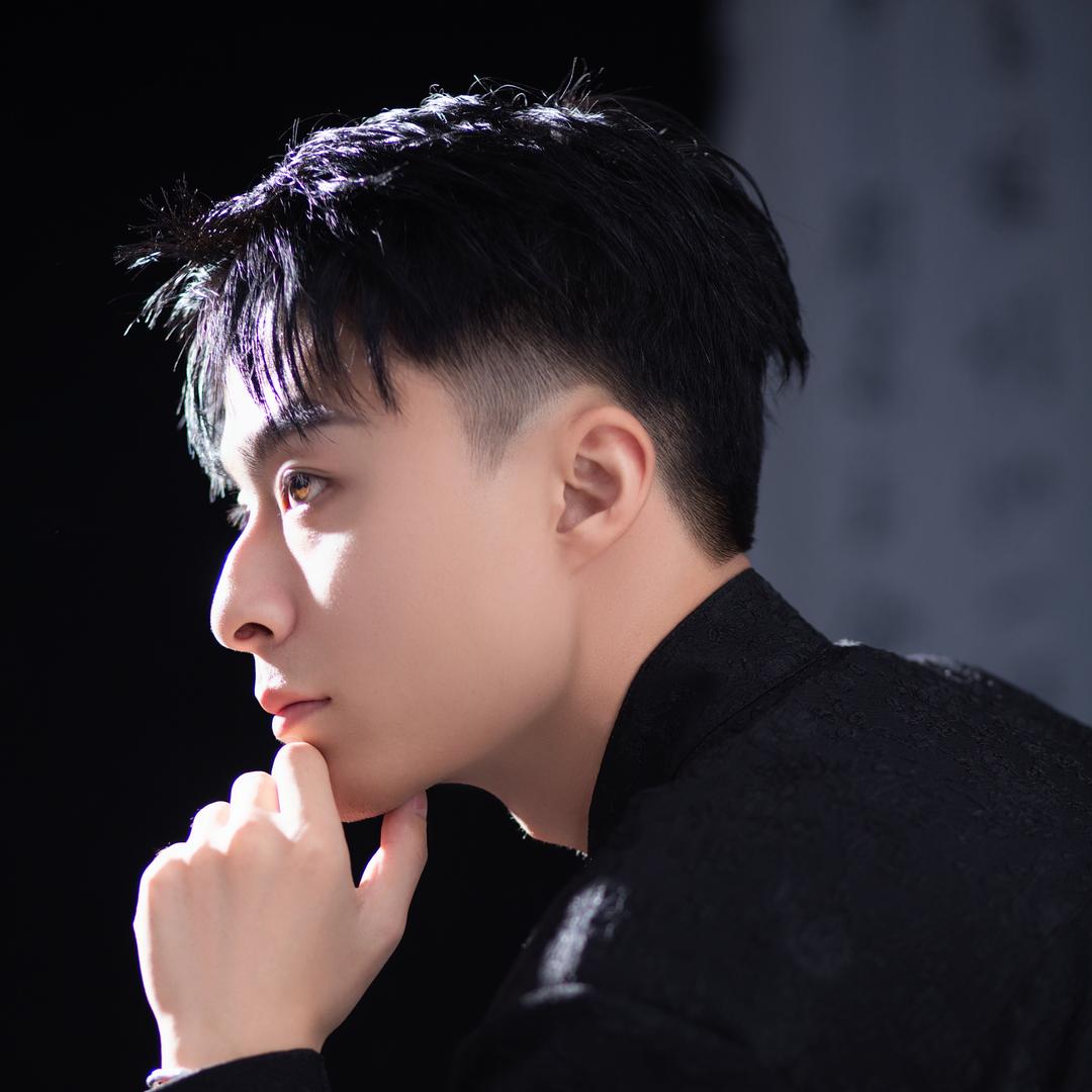 城西港肆意传媒-李总