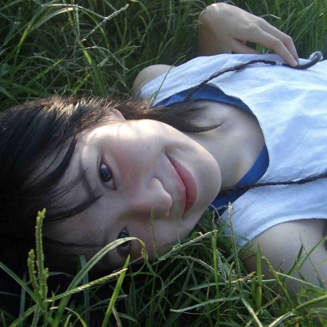 许呦.