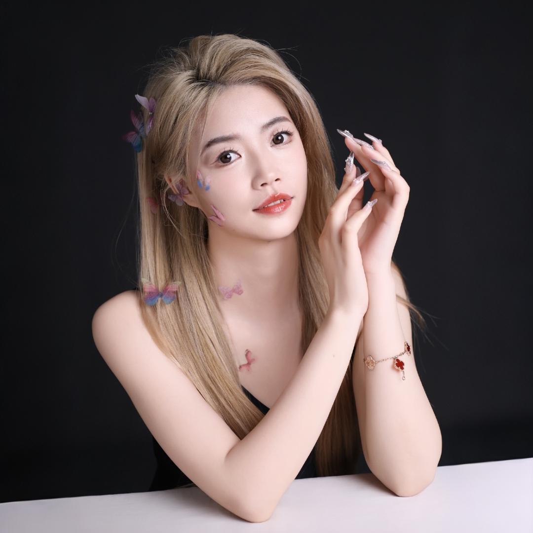 是玲玲吖✨