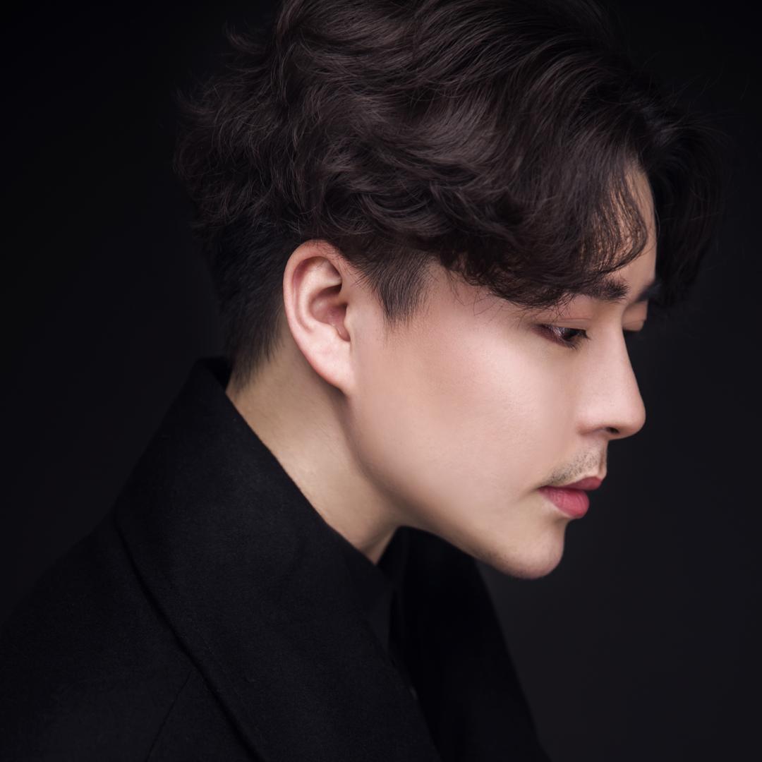 会化妆的阿文叔叔