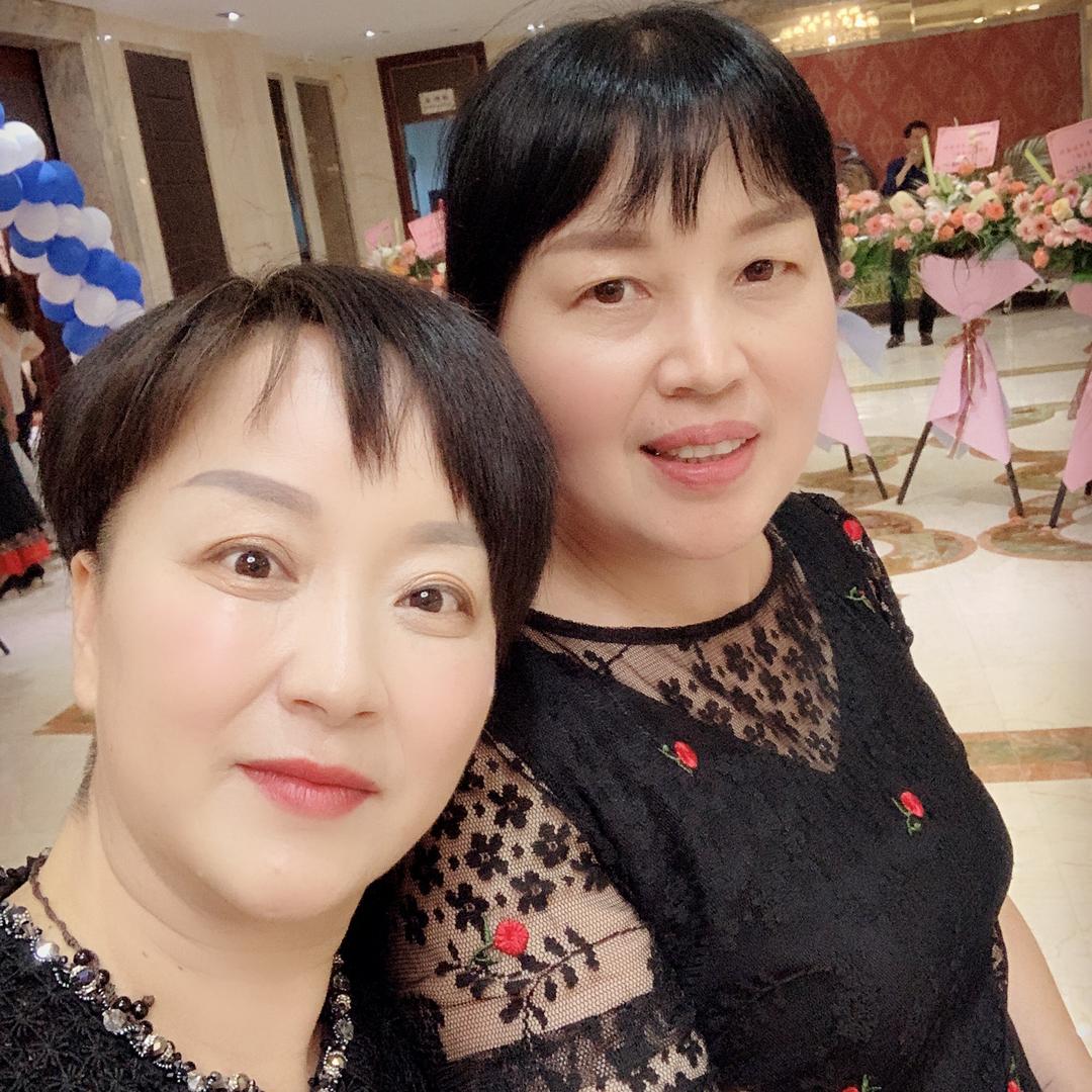 磊磊 戚毕迷