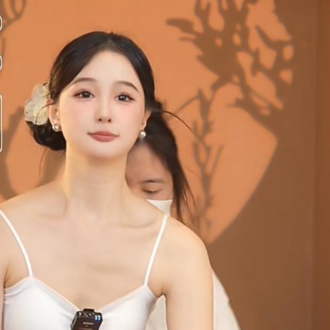 小小…..