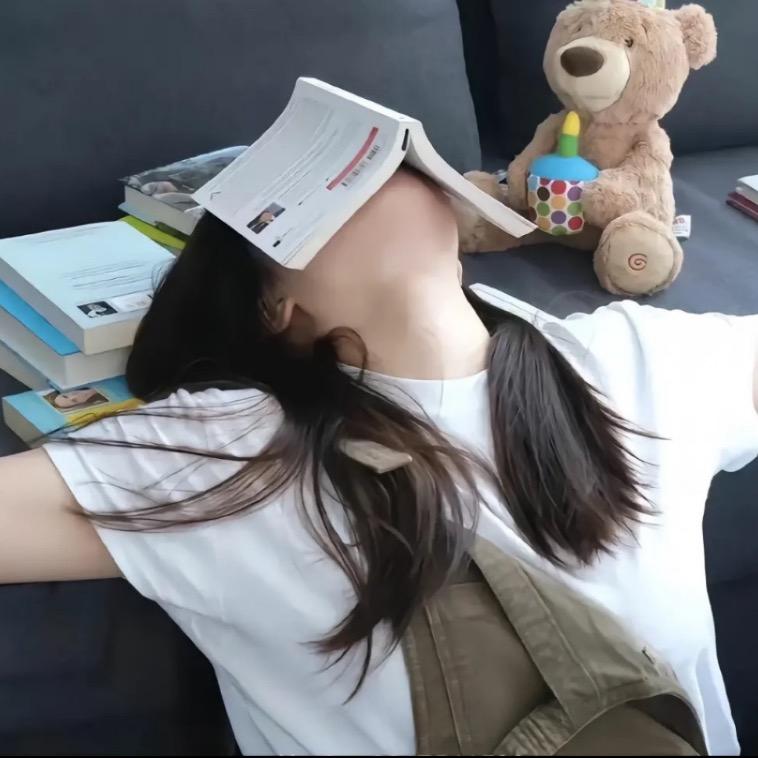 每天只睡23h.