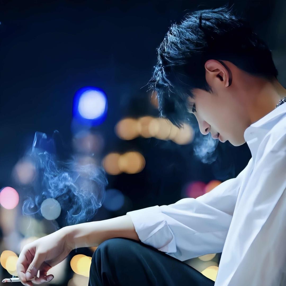 执酒笑素衣