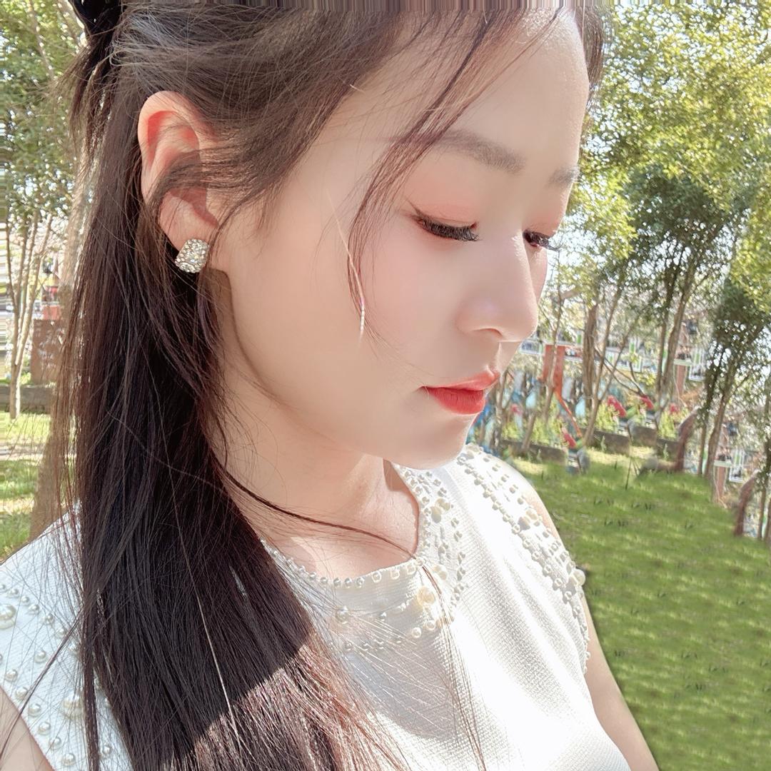 可儿🎙️ ¹²⁰⁸（5:20开播）