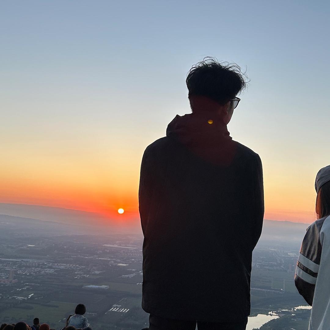 张涌.